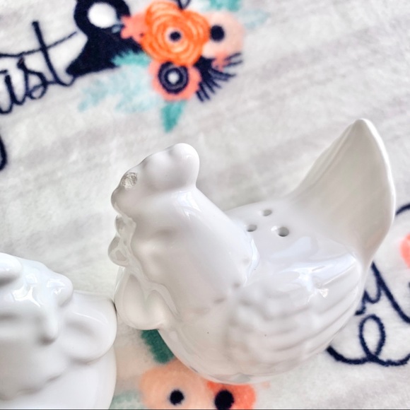 🐓 Rooster Country Ceramic Salt & Pepper Shakers - Picture 3 of 9